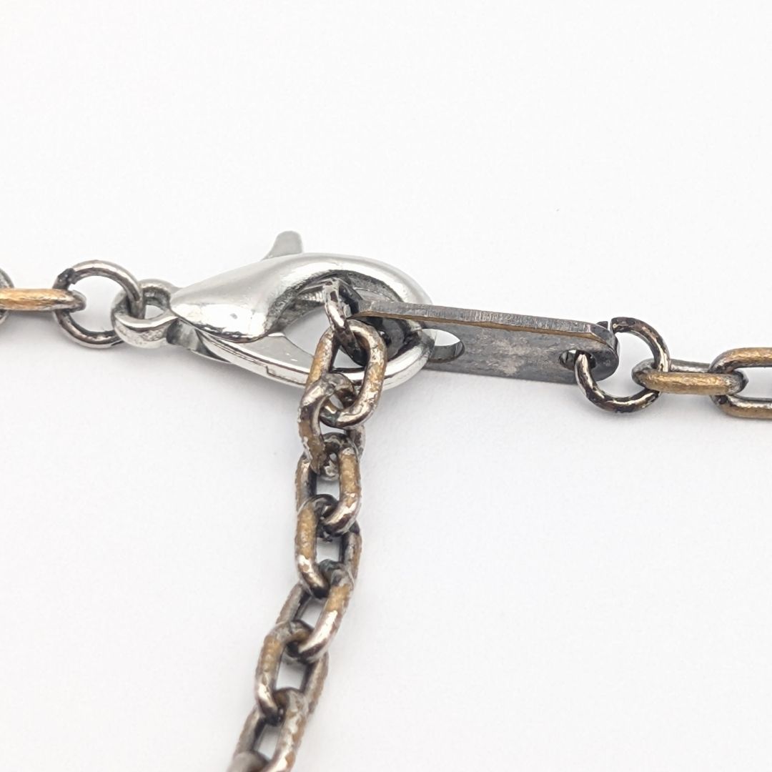 Louis Vuitton Collier LV Initial LV Logo Necklace — view 5