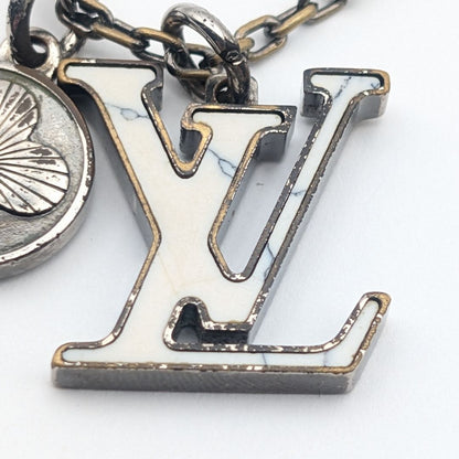 Louis Vuitton Collier LV Initial LV Logo Necklace — view 3