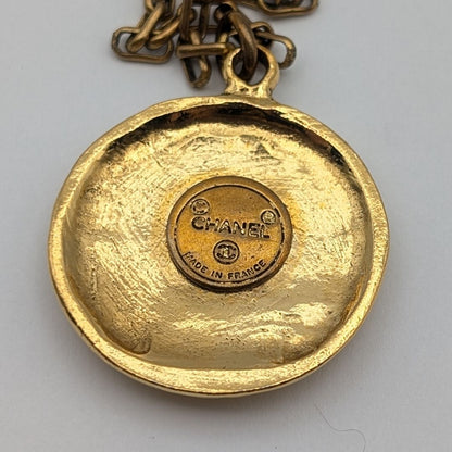 Chanel CC Logo Gold Pendant First Era Vintage — view 3