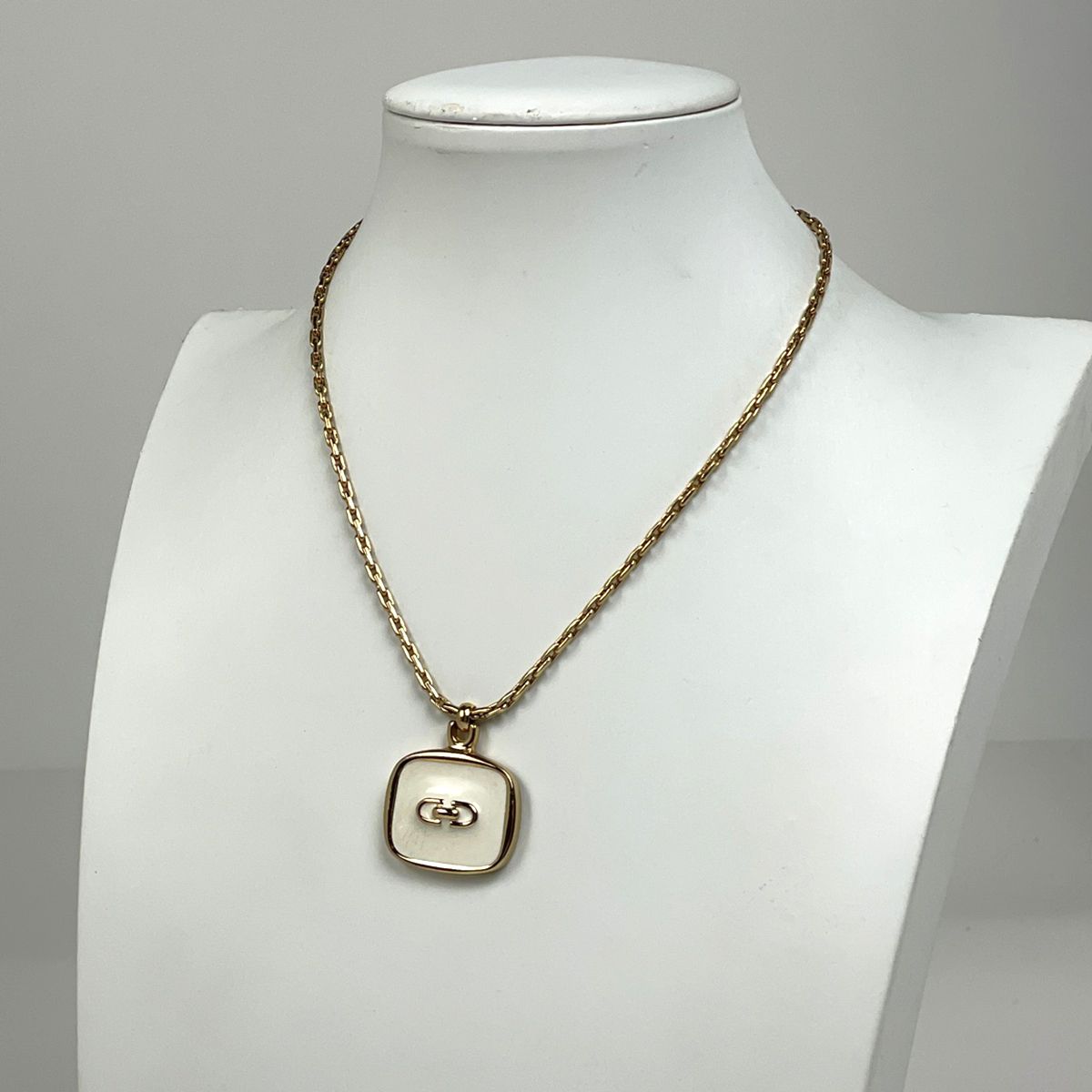 Dior Logo Necklace Gold Plated White — view 6