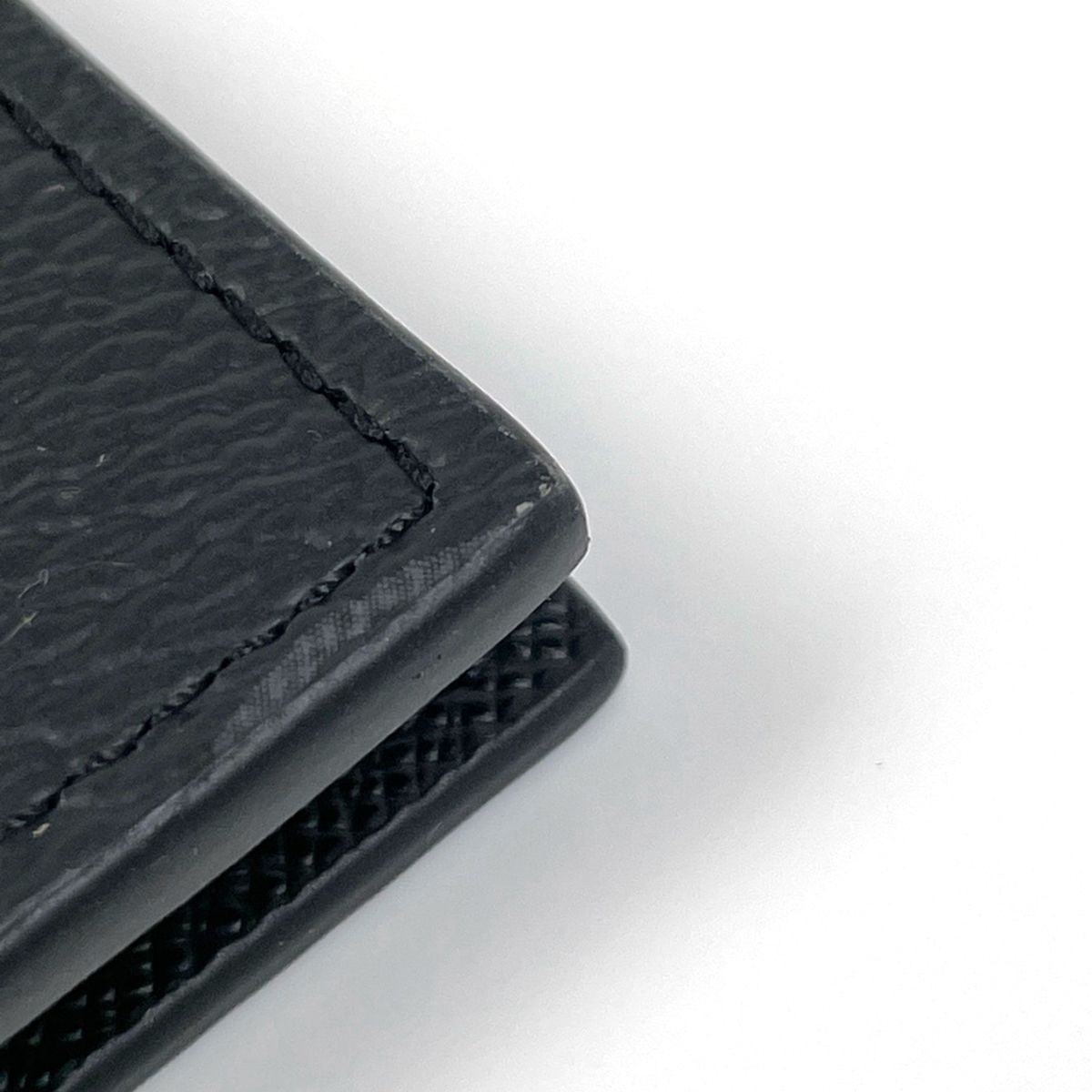 Louis Vuitton Couverture Passport NM Holder Monogram Eclipse Black — view 3