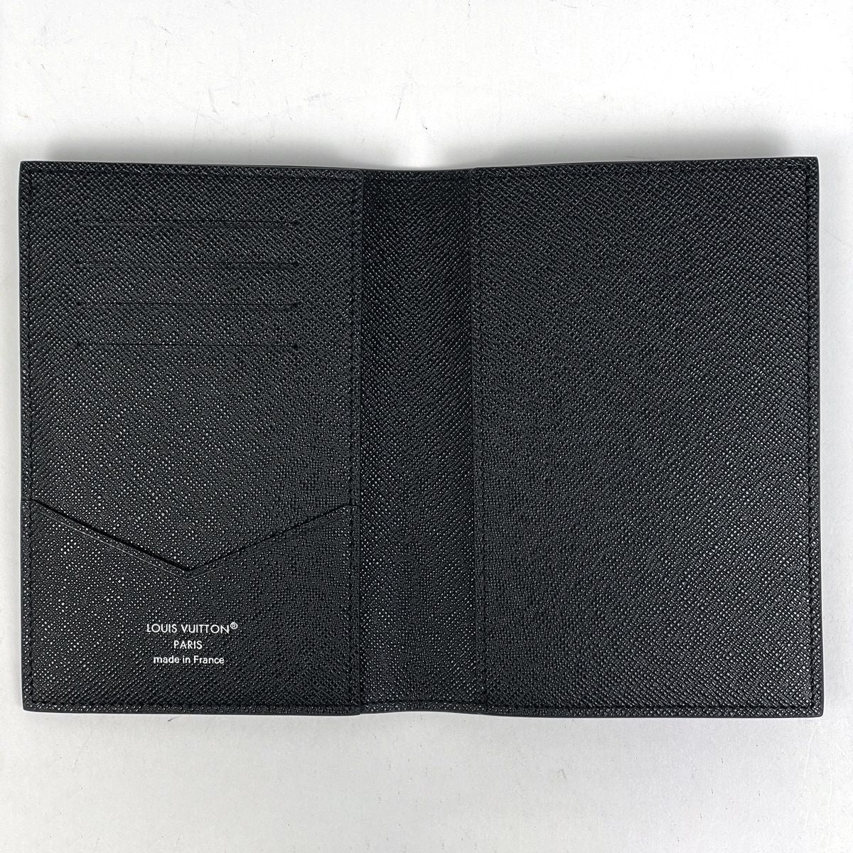 Louis Vuitton Couverture Passport NM Holder Monogram Eclipse Black — view 4