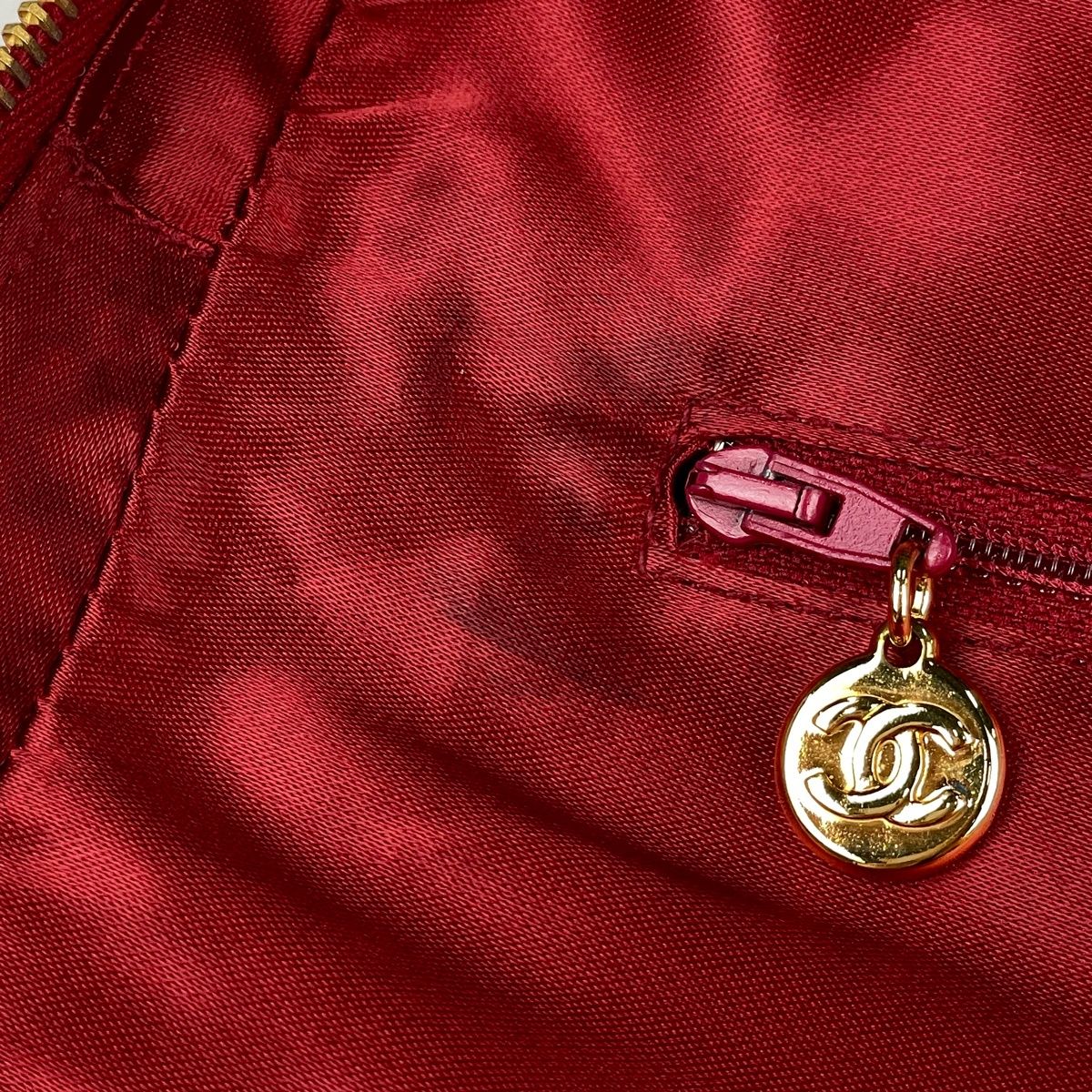 Chanel CC Logo Chain Shoulder Bag Caviar Leather — view 8