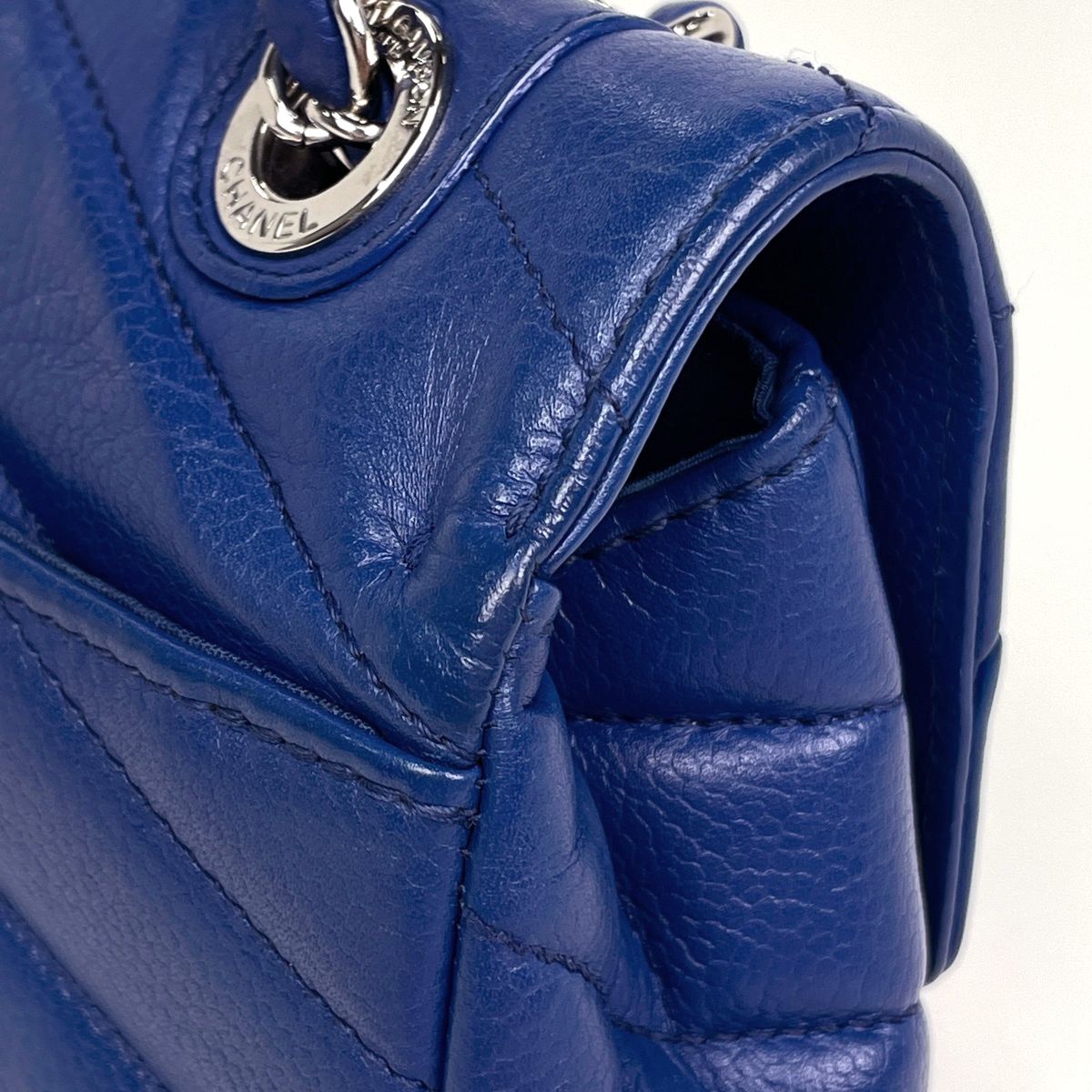 Chanel Stitch Chain Shoulder Bag CC Logo Chez Blanc Caviar Leather Blue — view 5