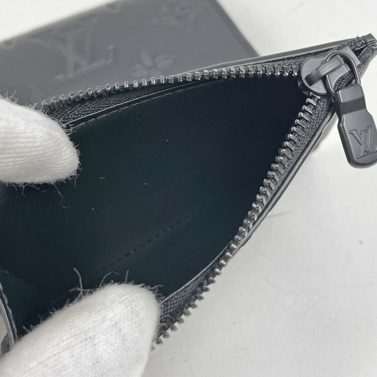 Louis Vuitton Victor Wallet Monogram Shadow Trifold Leather Noir — view 6