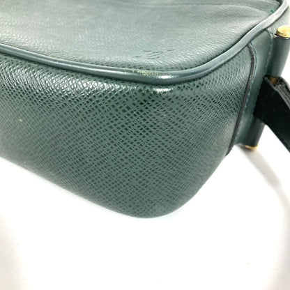 Louis Vuitton Pouch Karga Second Taiga Leather Epi Sea Green — view 7