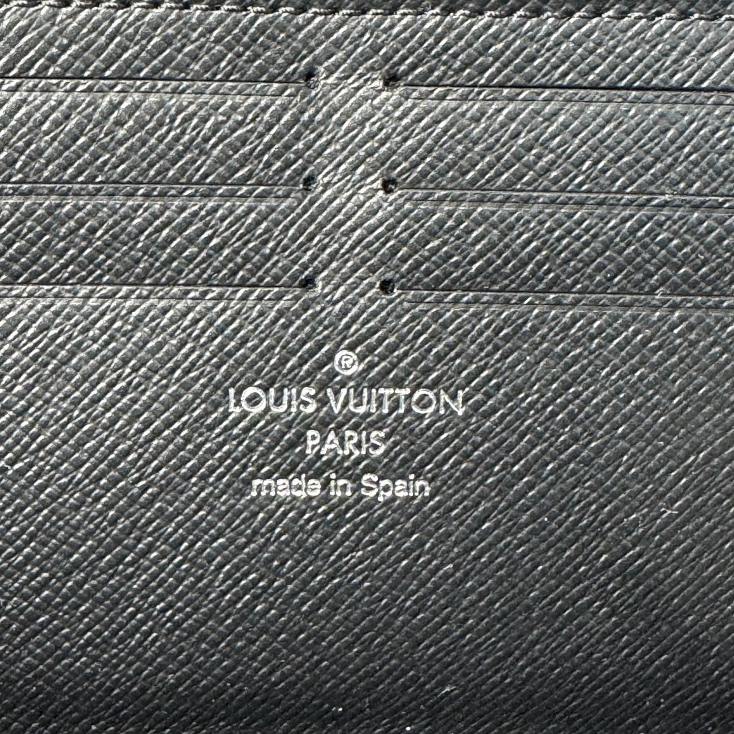 Louis Vuitton Zippy Dragonne Epi Noir IC Wallet — view 5