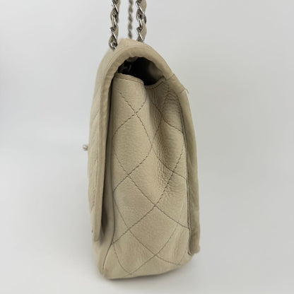 Chanel CC Logo Quilted Chain Shoulder Bag Leather Beige Silver Vintage — view 4