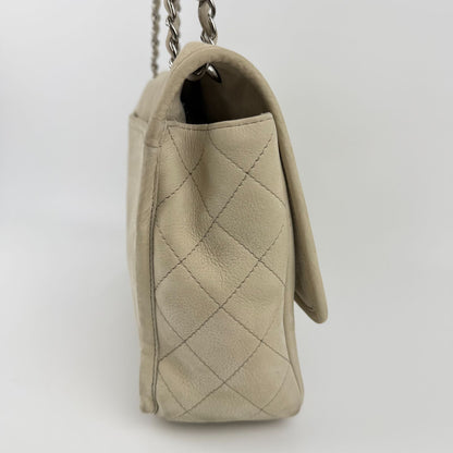Chanel CC Logo Quilted Chain Shoulder Bag Leather Beige Silver Vintage — view 5