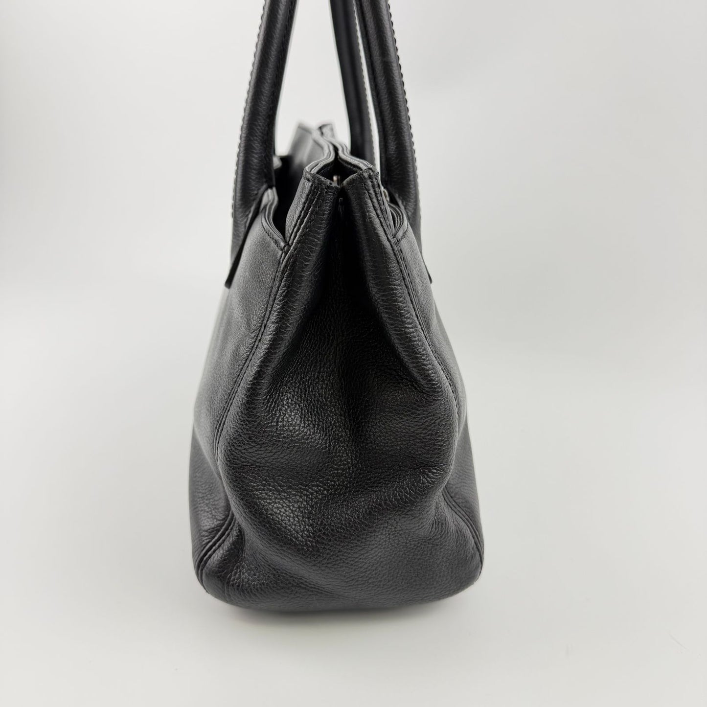 Chanel CC Logo Executive 2.55 Tote Leather Black Silver Vintage — view 4