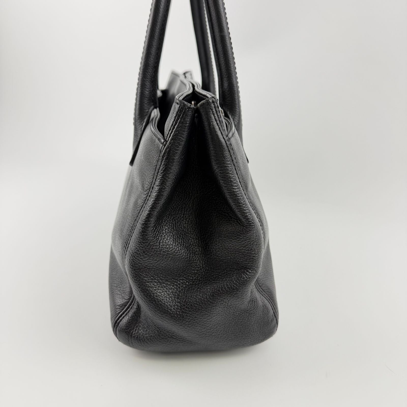 Chanel CC Logo Executive 2.55 Tote Leather Black Silver Vintage — view 4