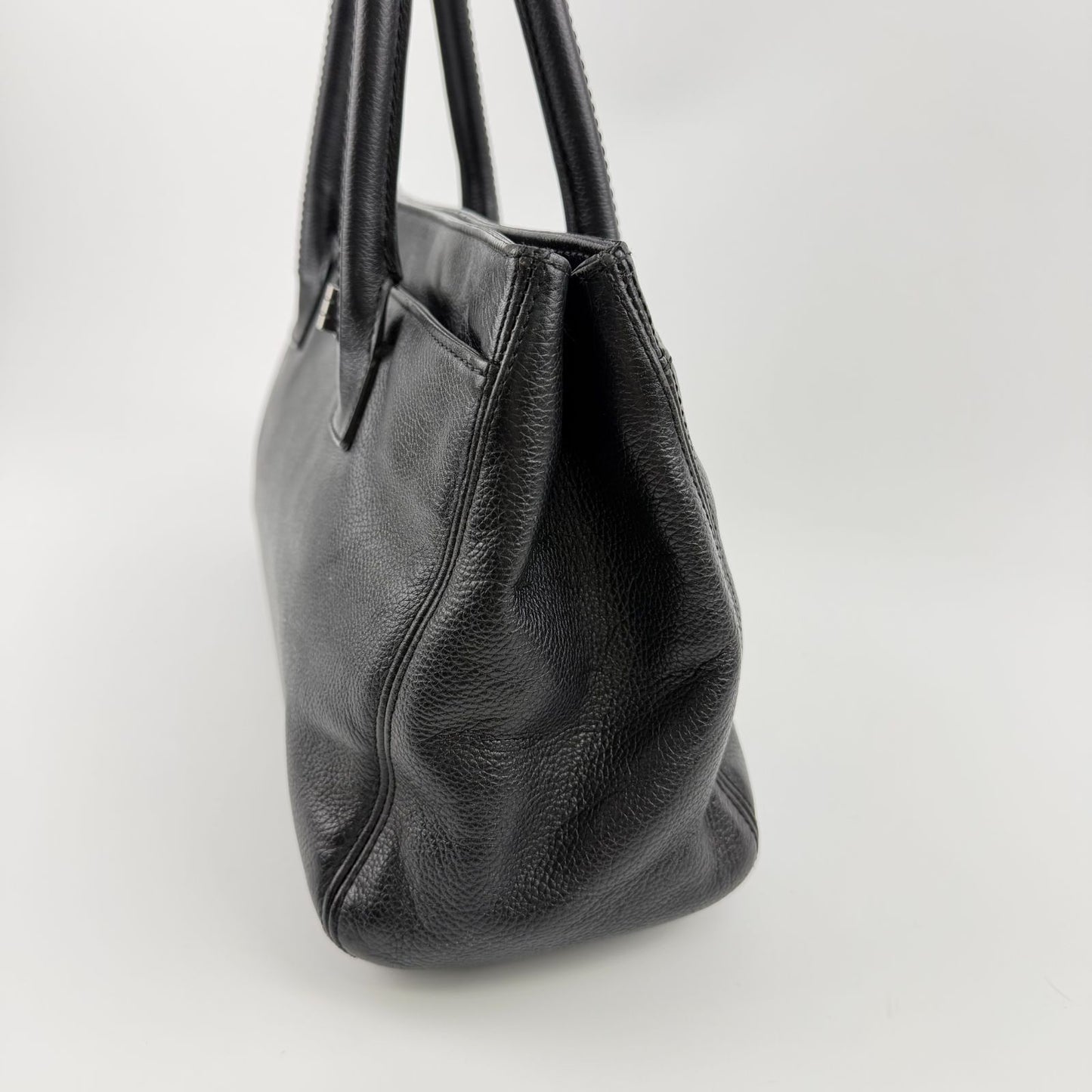 Chanel CC Logo Executive 2.55 Tote Leather Black Silver Vintage — view 3