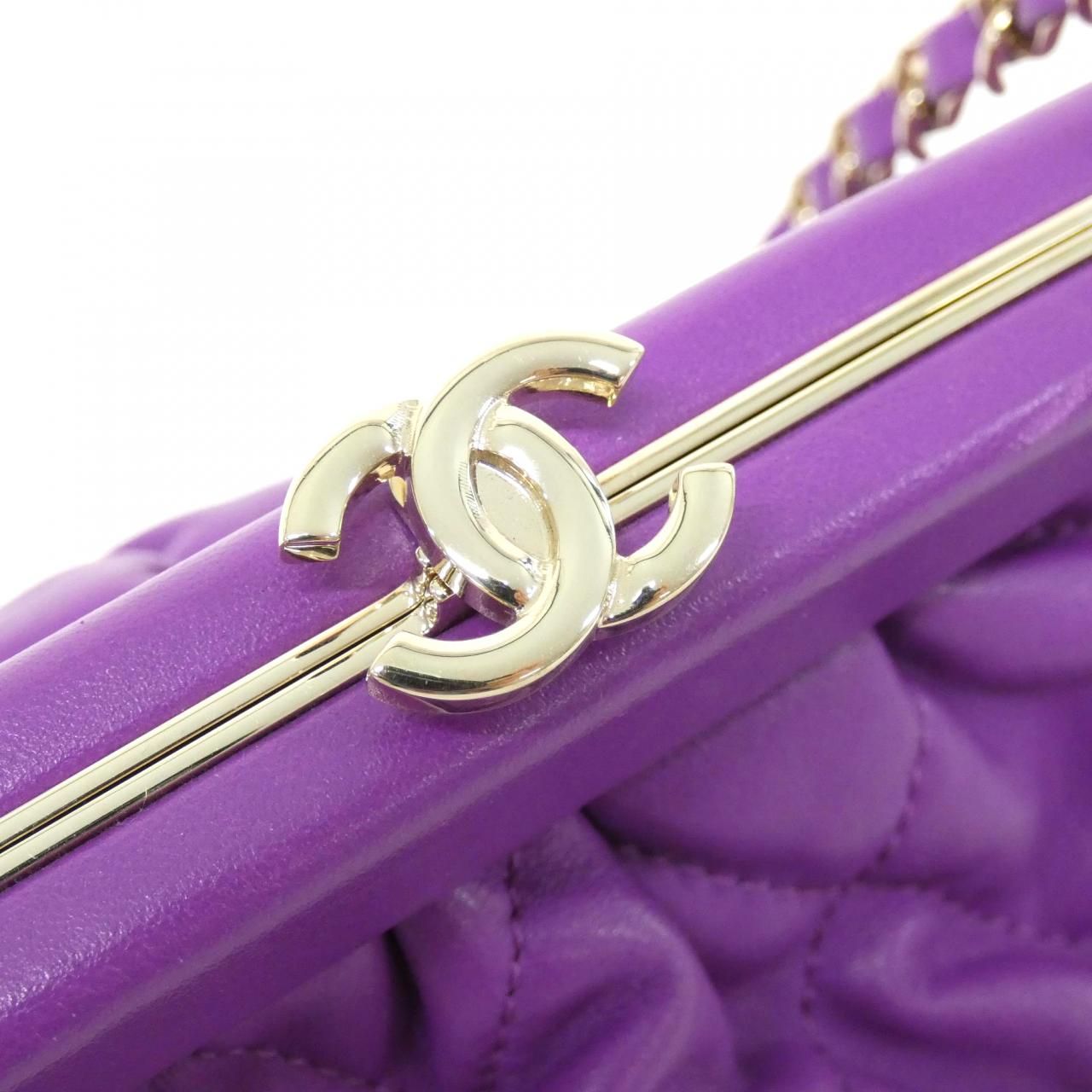 Chanel Shoulder Bag Purple — view 3
