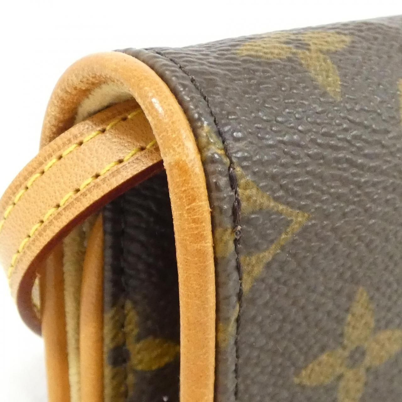 Louis Vuitton Monogram Pochette Twin GM Shoulder — view 4