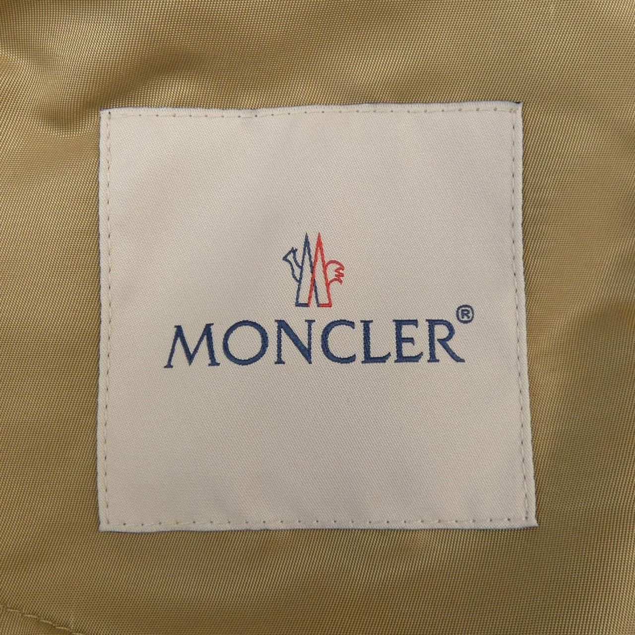 Moncler Villerest Coat Beige — view 4