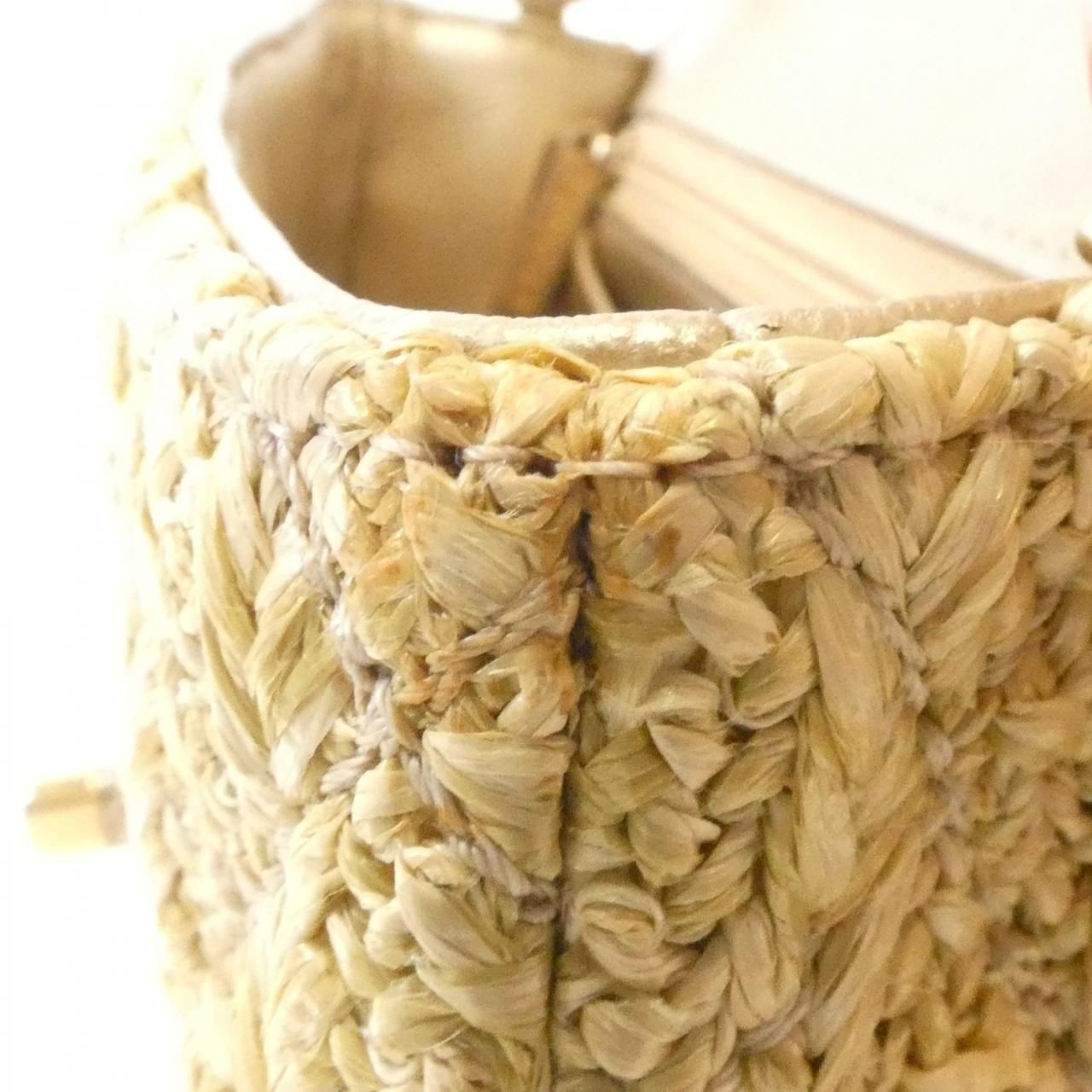 Chanel Shoulder Bag Beige — view 4