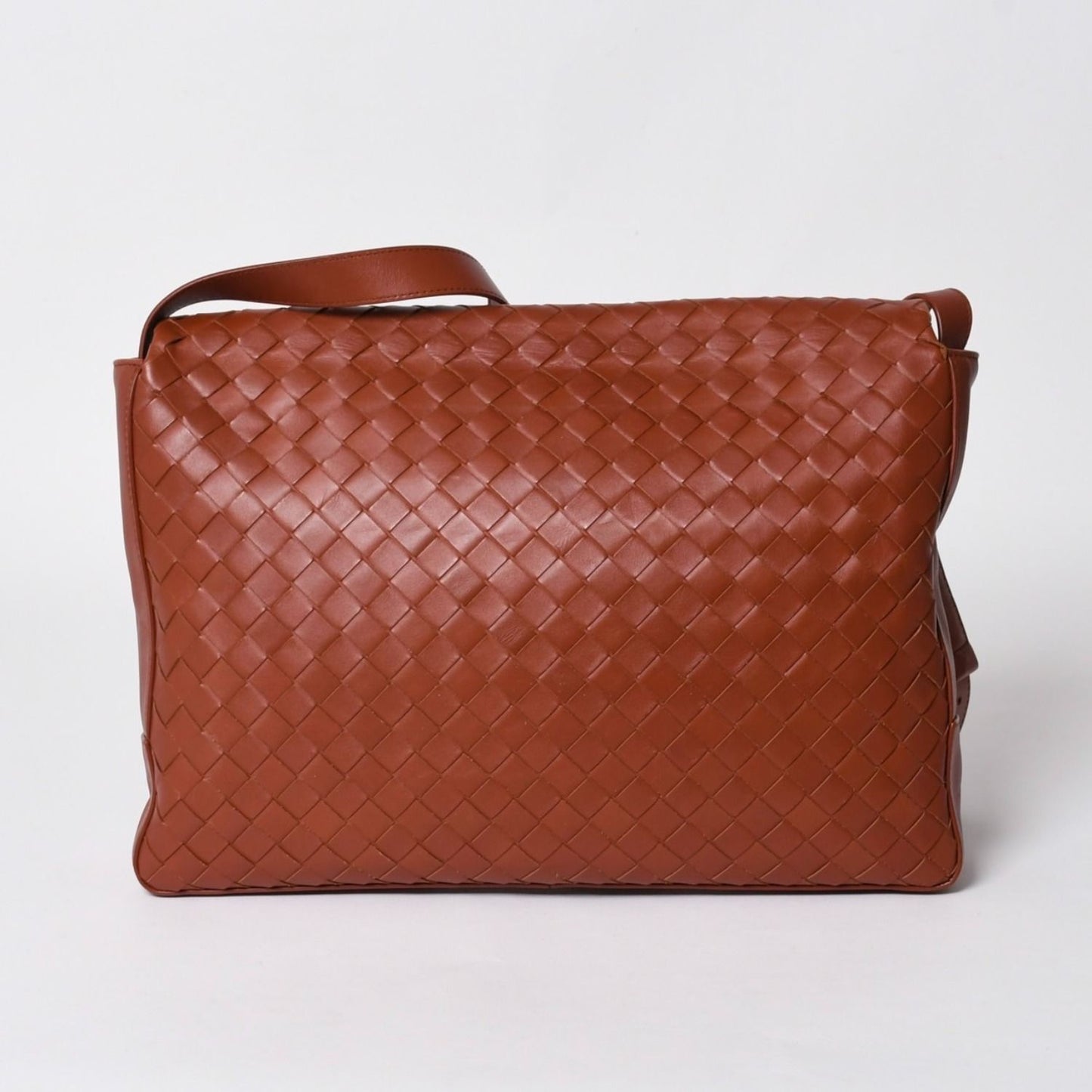Bottega Veneta Intrecciato Messenger Bag Leather Brown — view 2