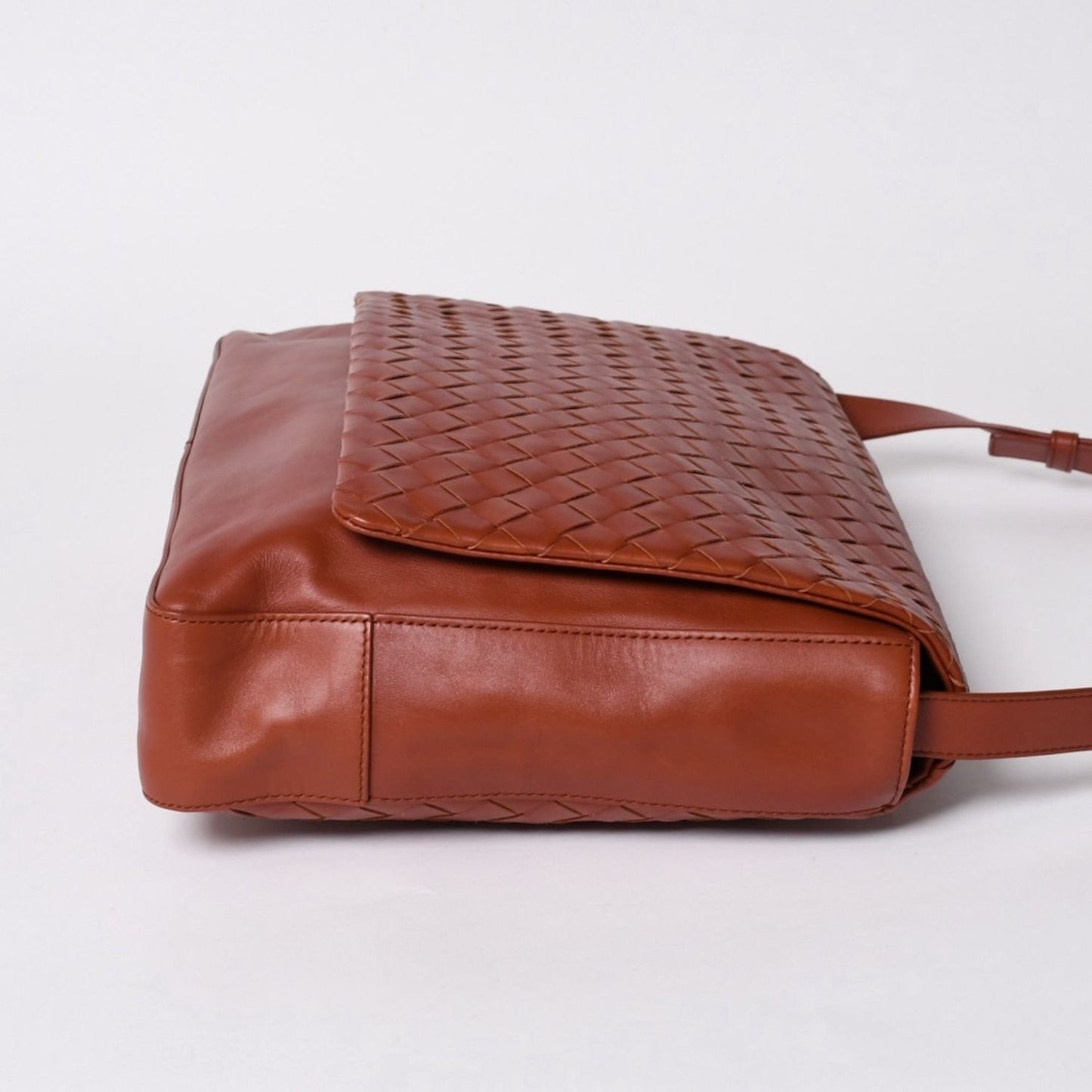 Bottega Veneta Intrecciato Messenger Bag Leather Brown — view 4