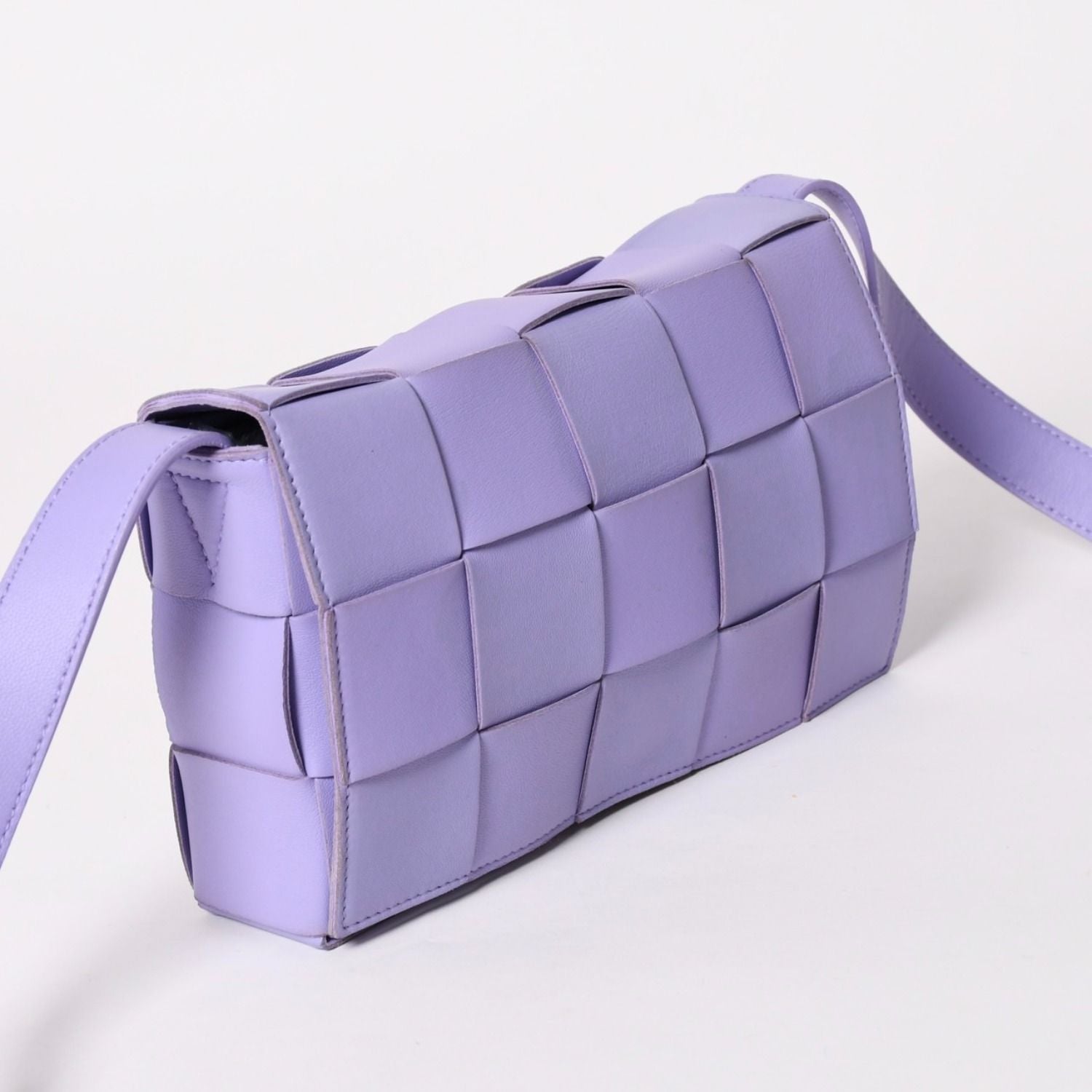 Bottega Veneta Cassette Shoulder Bag Intrecciato Leather Purple — view 3