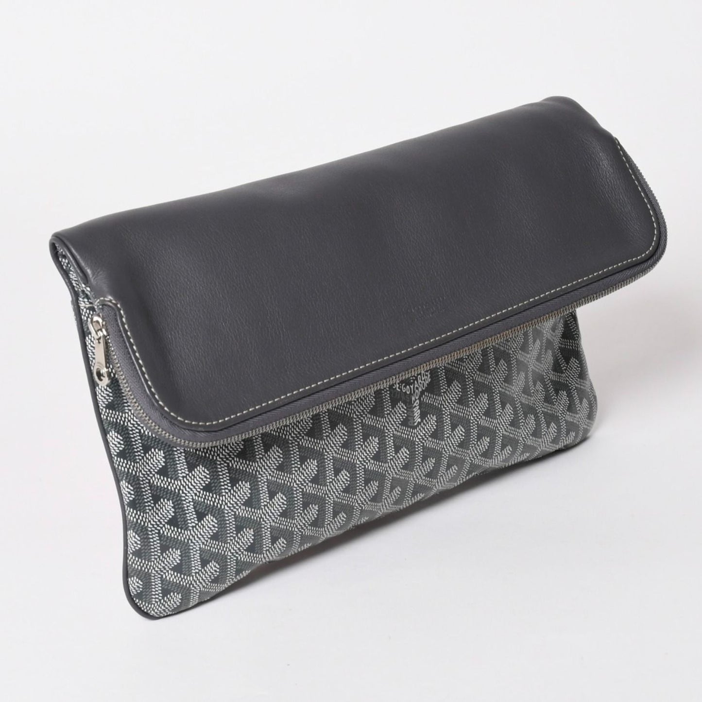 Goyard Folding Clutch Saint Marie MM Herringbone Pattern Gray — view 4