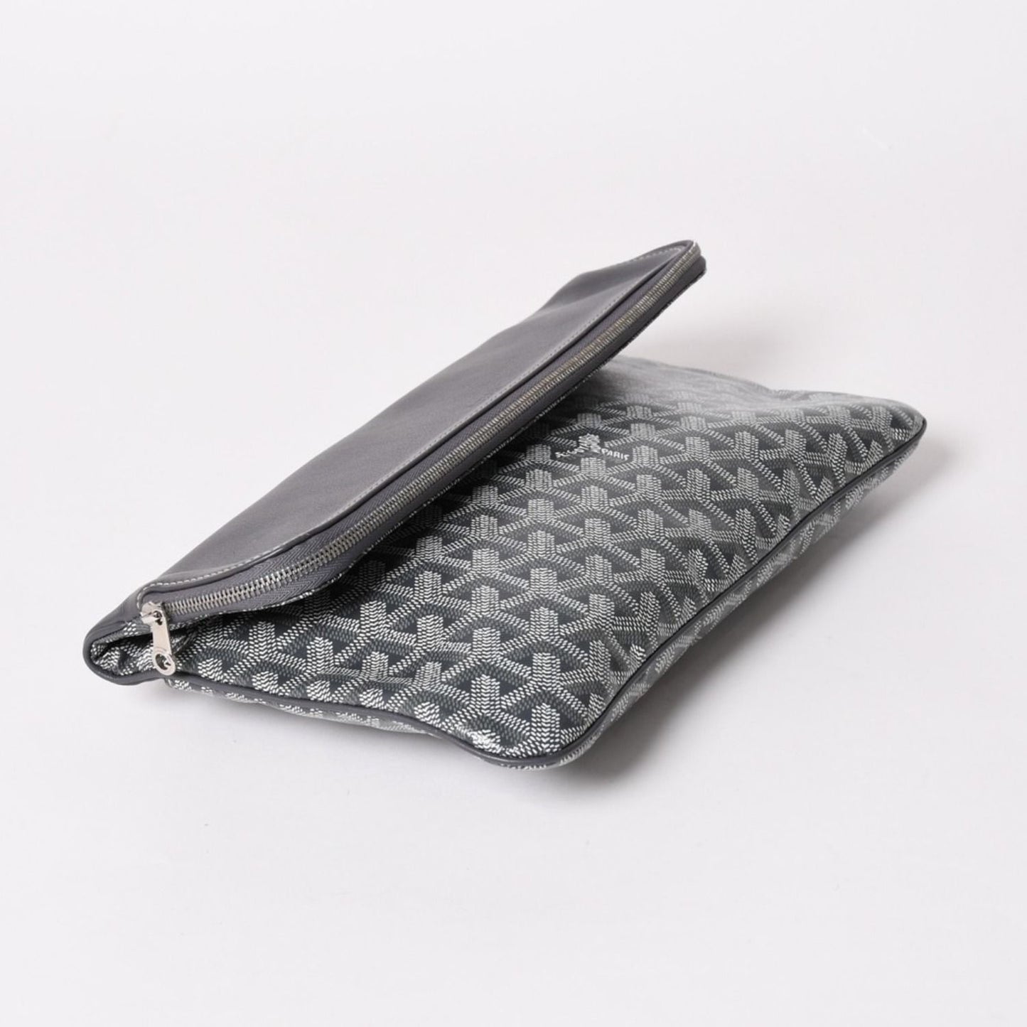 Goyard Folding Clutch Saint Marie MM Herringbone Pattern Gray — view 5