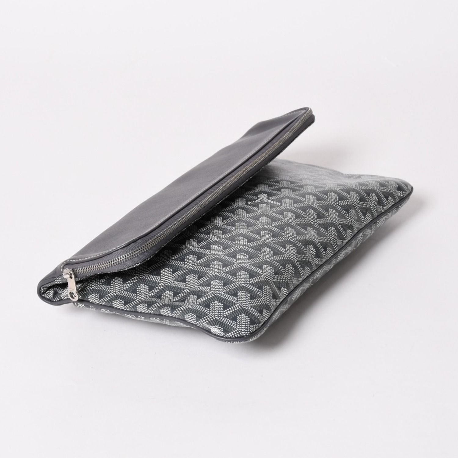 Goyard Folding Clutch Saint Marie MM Herringbone Pattern Gray — view 5