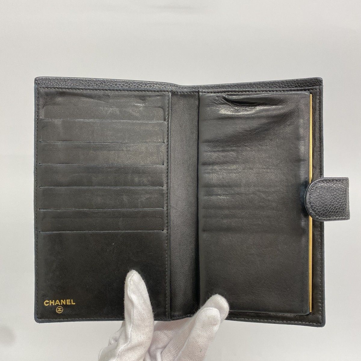 Chanel Wallet Caviar Leather Black Gold — view 3