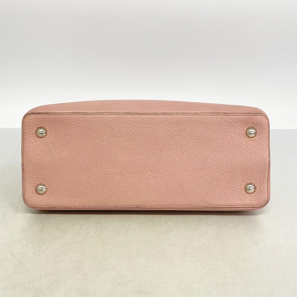 Louis Vuitton Handbag Taurillon Capucines Magnolia — view 3