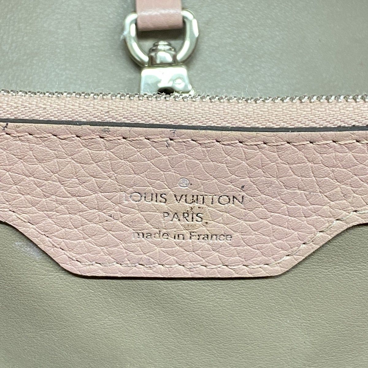 Louis Vuitton Handbag Taurillon Capucines Magnolia — view 5