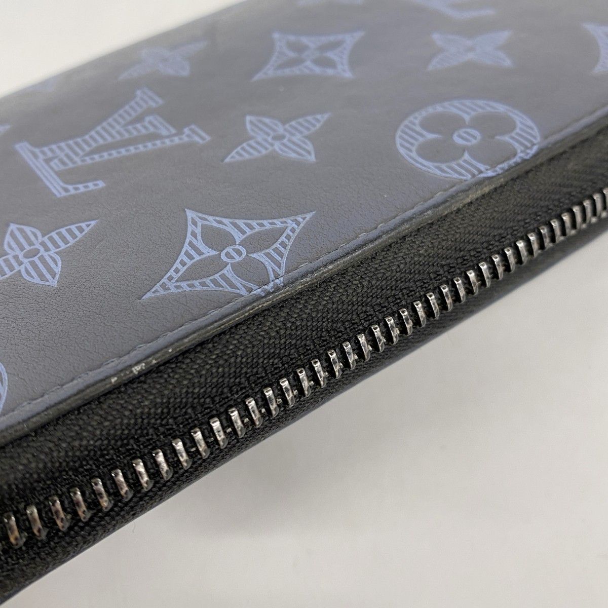 Louis Vuitton Wallet Monogram Shadow Zippy Vertical Navy — view 7