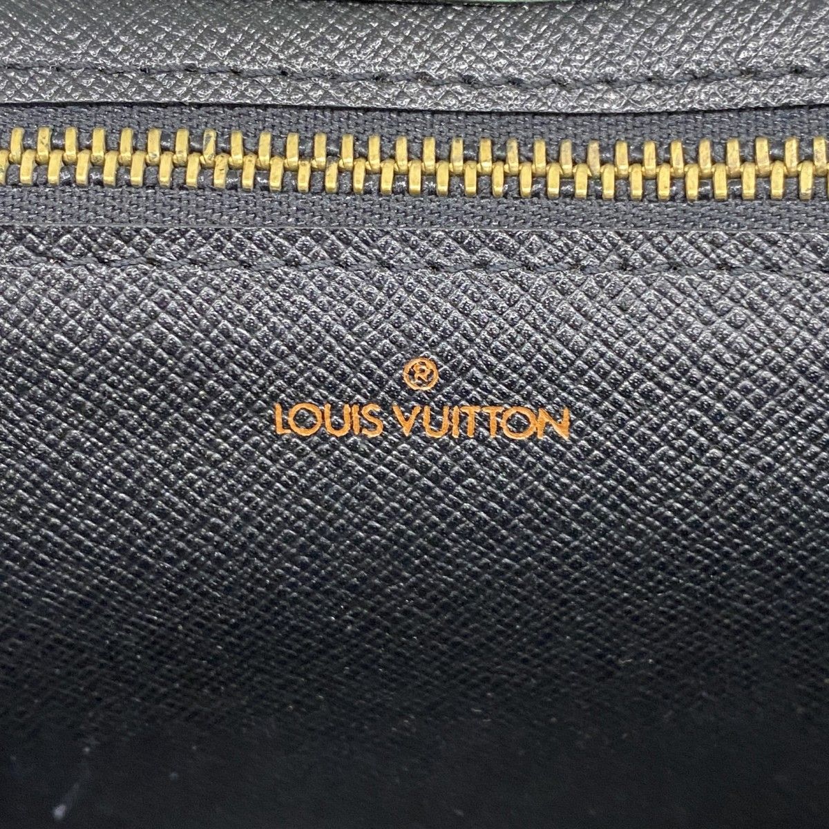 Louis Vuitton Clutch Epi Montaigne 27 Borneo Green — view 5