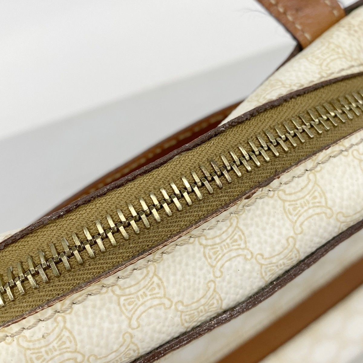 Celine Handbag Macadam White Gold — view 8