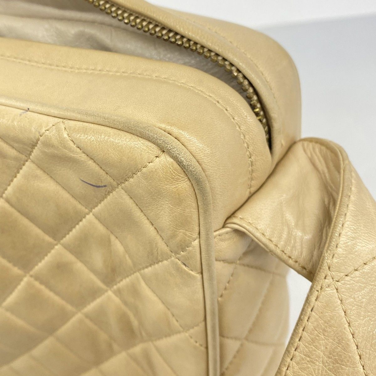 Chanel Shoulder Bag Quilted Lambskin Beige Gold — view 6