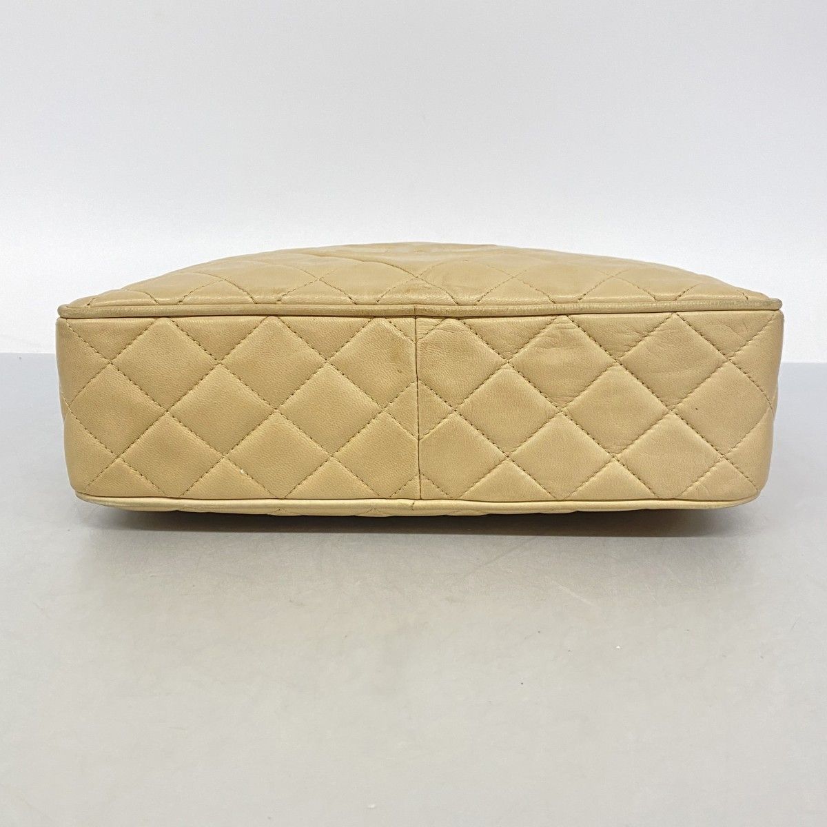 Chanel Shoulder Bag Quilted Lambskin Beige Gold — view 3