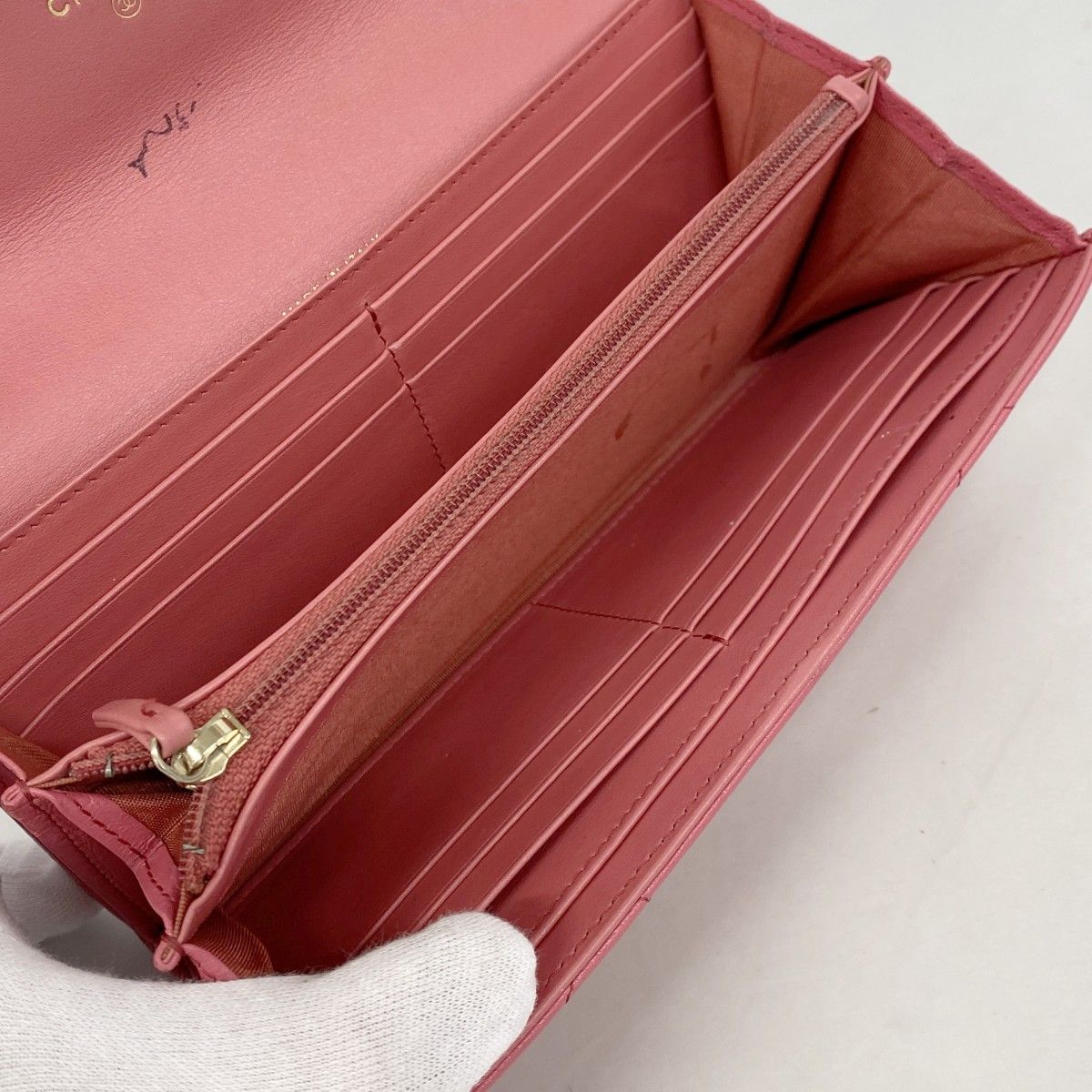 Chanel Wallet 19 Lambskin Pink Gold — view 3