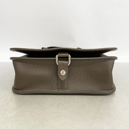 Louis Vuitton Shoulder Bag Taiga Andrei Grizzly — view 3