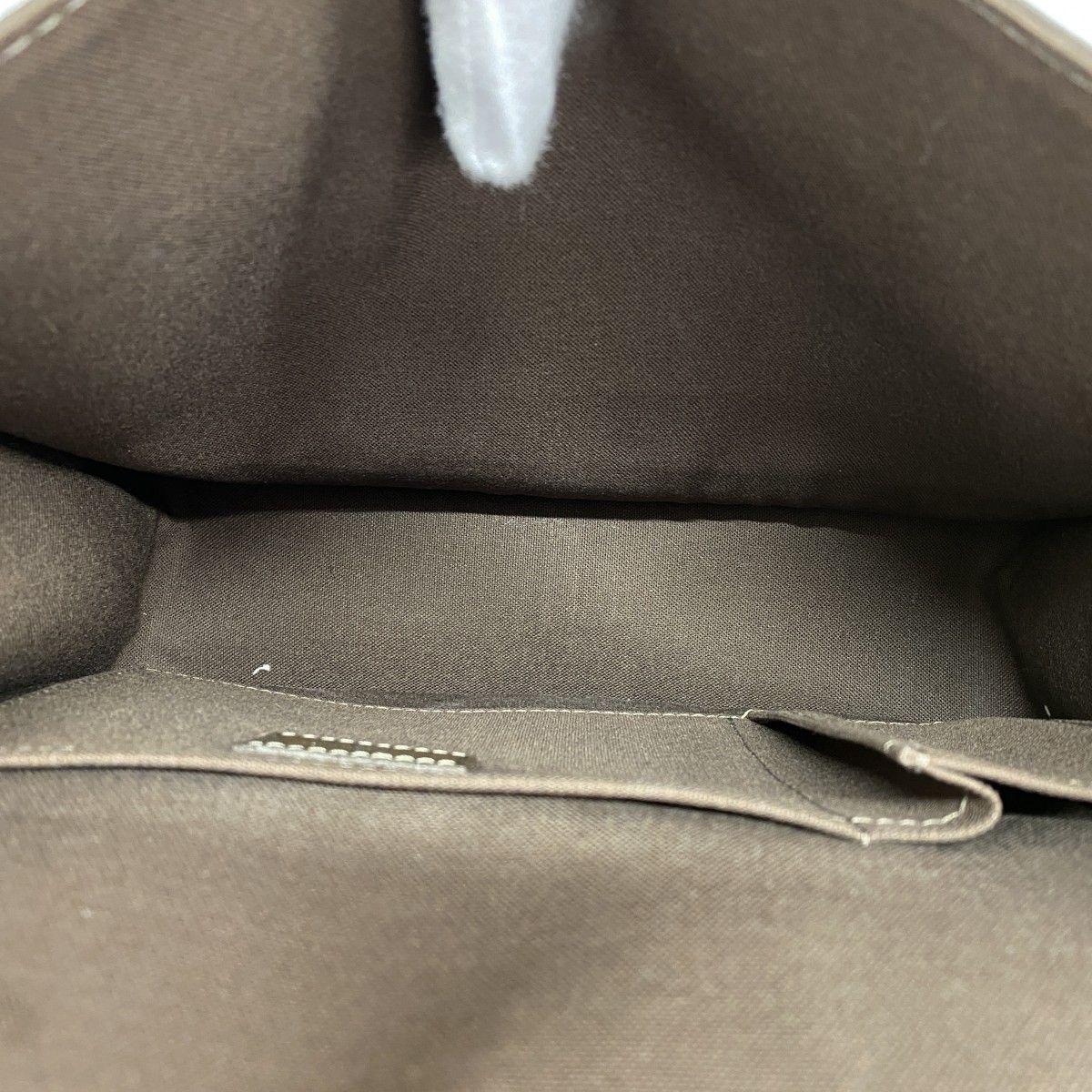 Louis Vuitton Shoulder Bag Taiga Andrei Grizzly — view 4