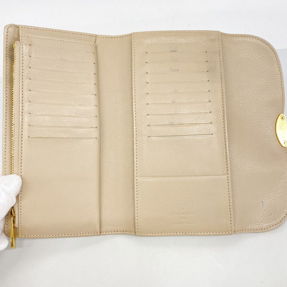 Louis Vuitton Trifold Wallet Mahina Portefeuille Amelia Pearl — view 3
