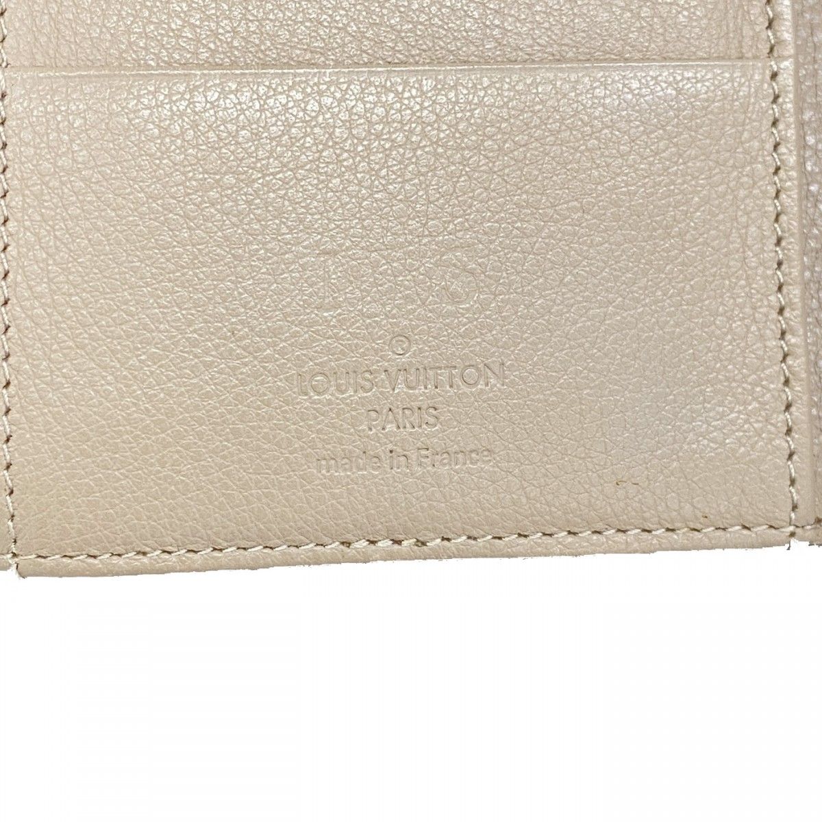 Louis Vuitton Trifold Wallet Mahina Portefeuille Amelia Pearl — view 4