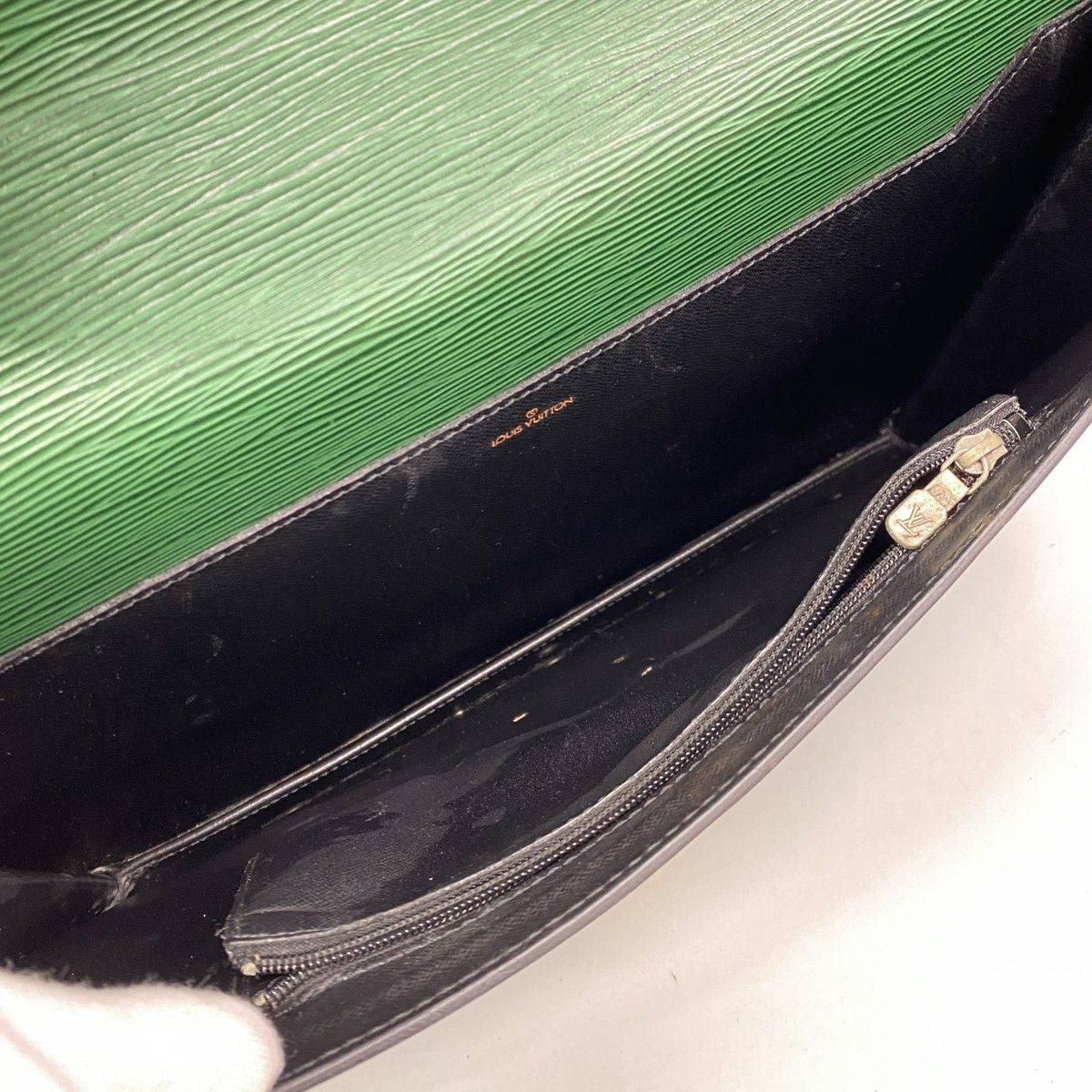 Louis Vuitton Briefcase Epi Porte Documents Bandouliere Borneo Green — view 4
