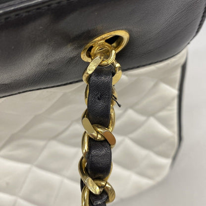 Chanel Shoulder Bag Quilted Lambskin White Black Gold — view 7