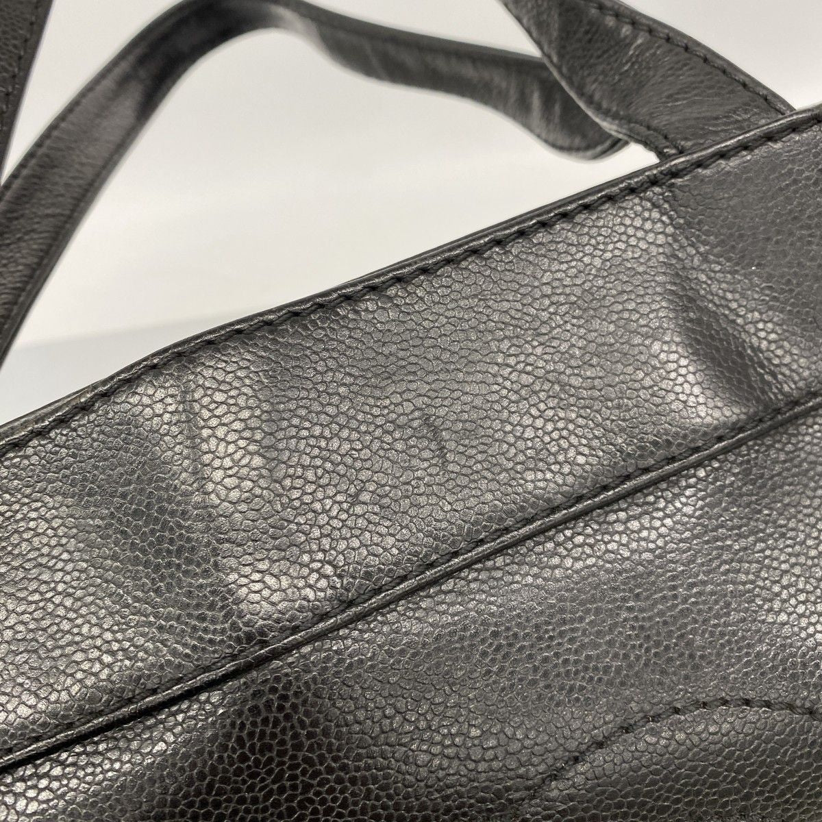 Chanel Tote Caviar Leather Black Gold — view 9