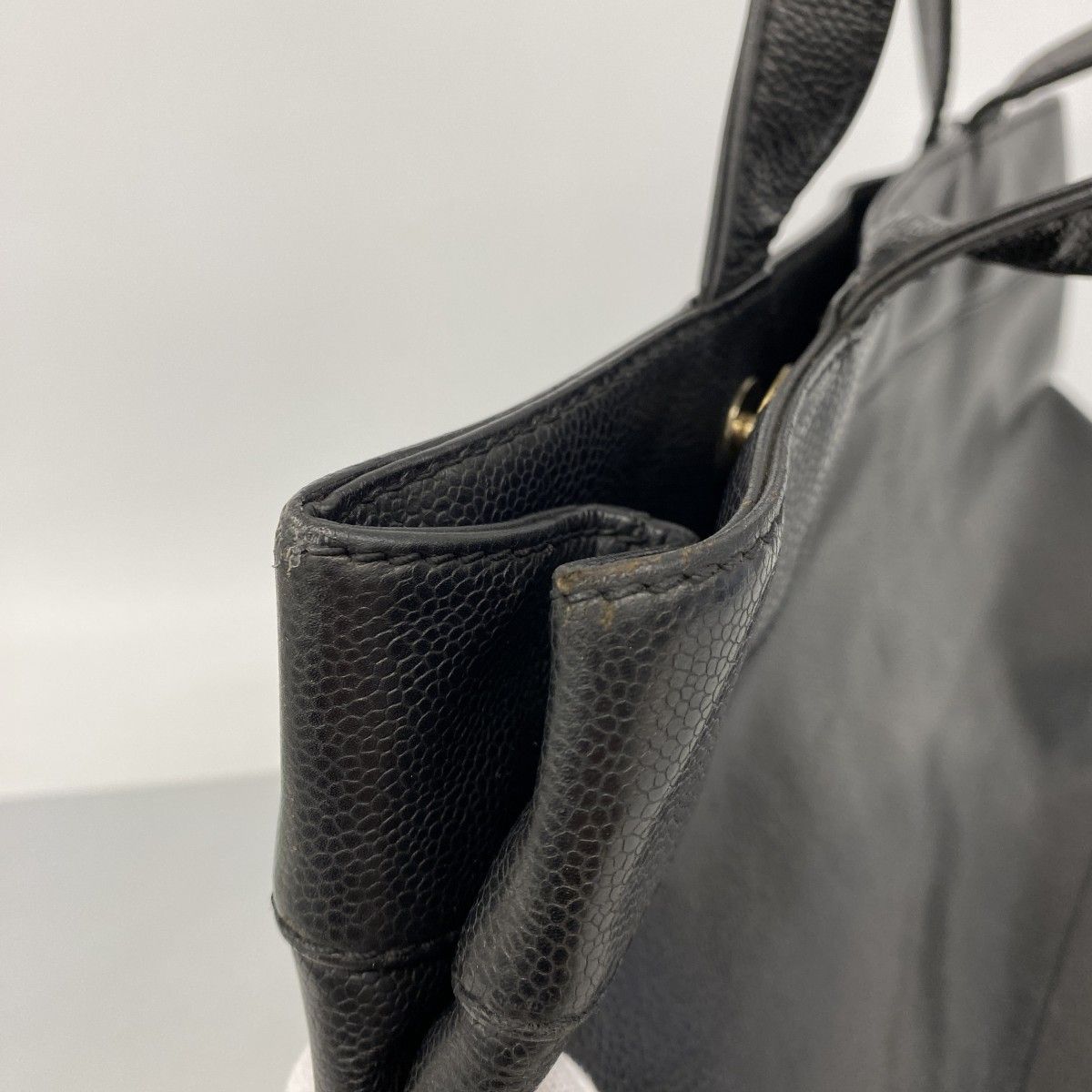 Chanel Tote Caviar Leather Black Gold — view 7