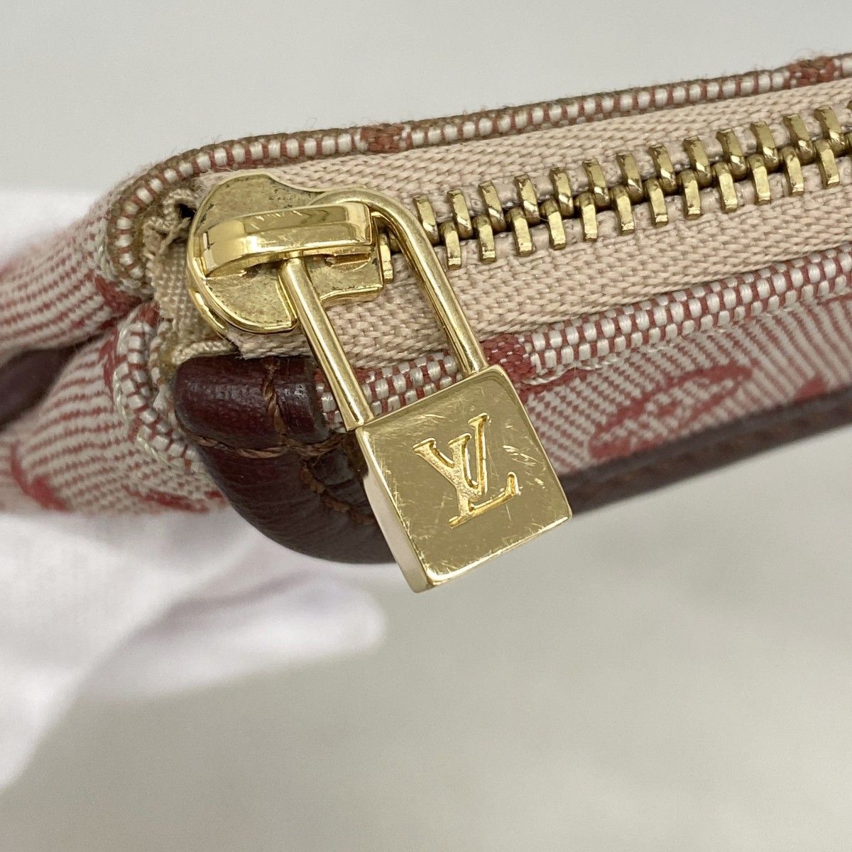 Louis Vuitton Pouch Monogram Mini Ansophie Cerise — view 8