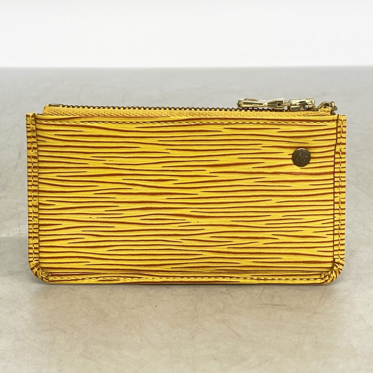 Louis Vuitton Coin Case Epi Pochette Cles Joan — view 8