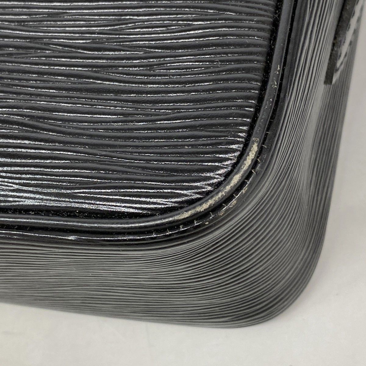Louis Vuitton Shoulder Bag Epi Trocadero 27 Noir — view 6