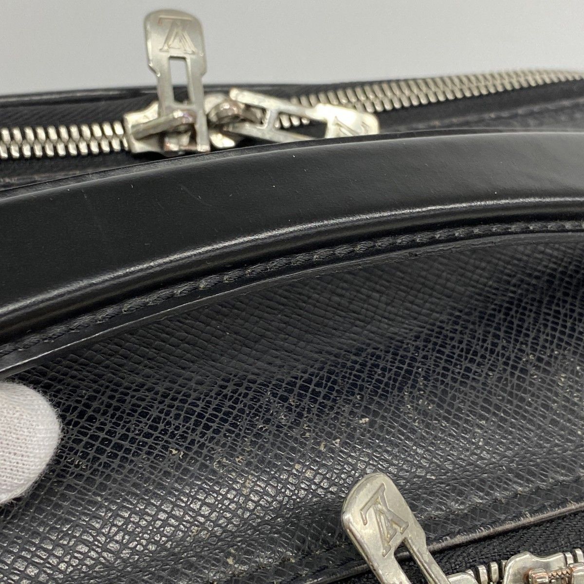 Louis Vuitton Handbag Taiga Tula Ardoise 2-Way — view 8