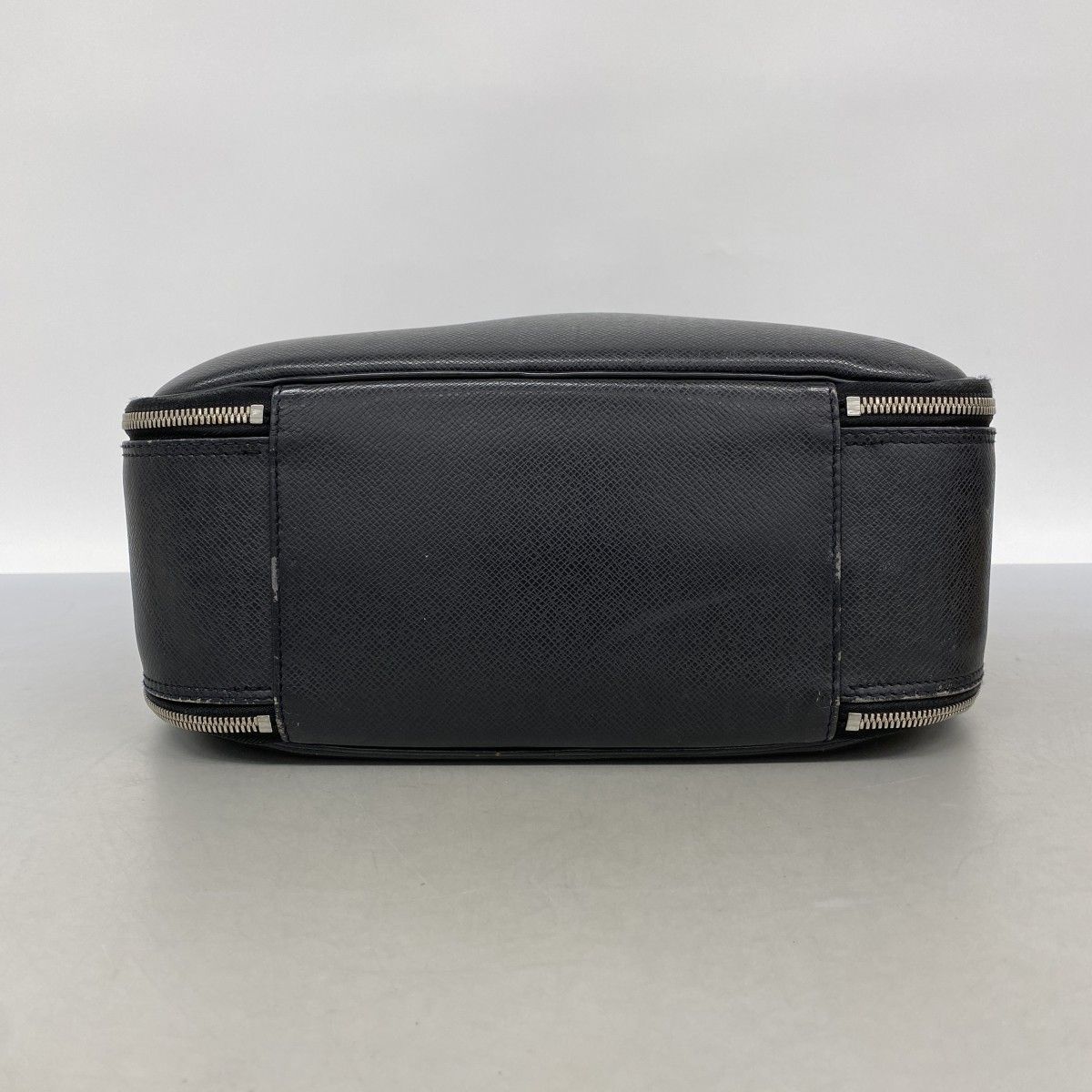 Louis Vuitton Handbag Taiga Tula Ardoise 2-Way — view 3