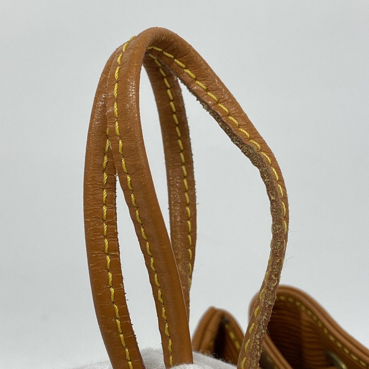 Louis Vuitton Shoulder Bag Epi Petit Noe Cipango Gold — view 9