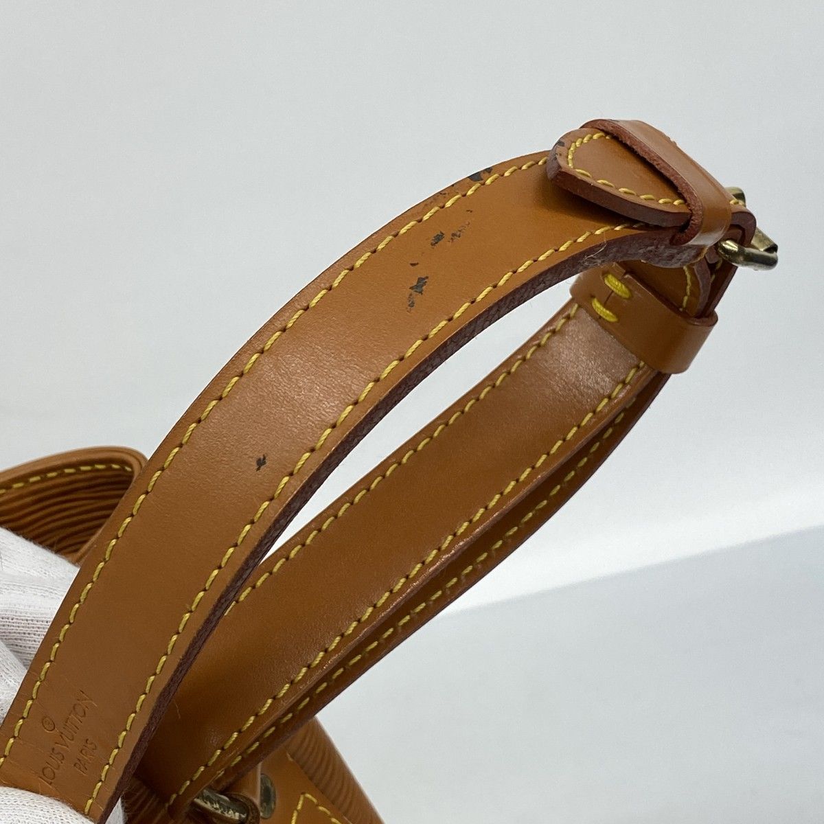 Louis Vuitton Shoulder Bag Epi Petit Noe Cipango Gold — view 8